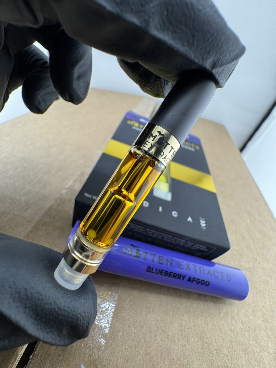 Mitten extracts carts, mitten extracts, mittens extracts, mitten carts, mitten extracts 1g cart